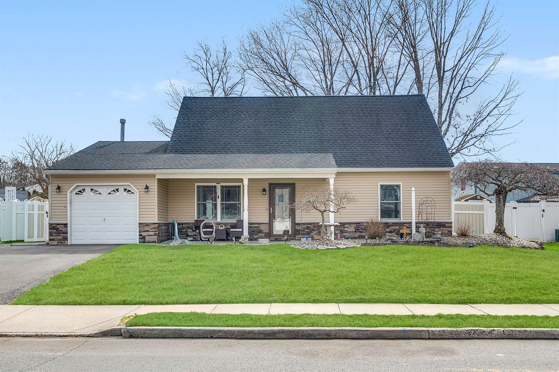 114 Starlight Road, Howell, NJ 07731