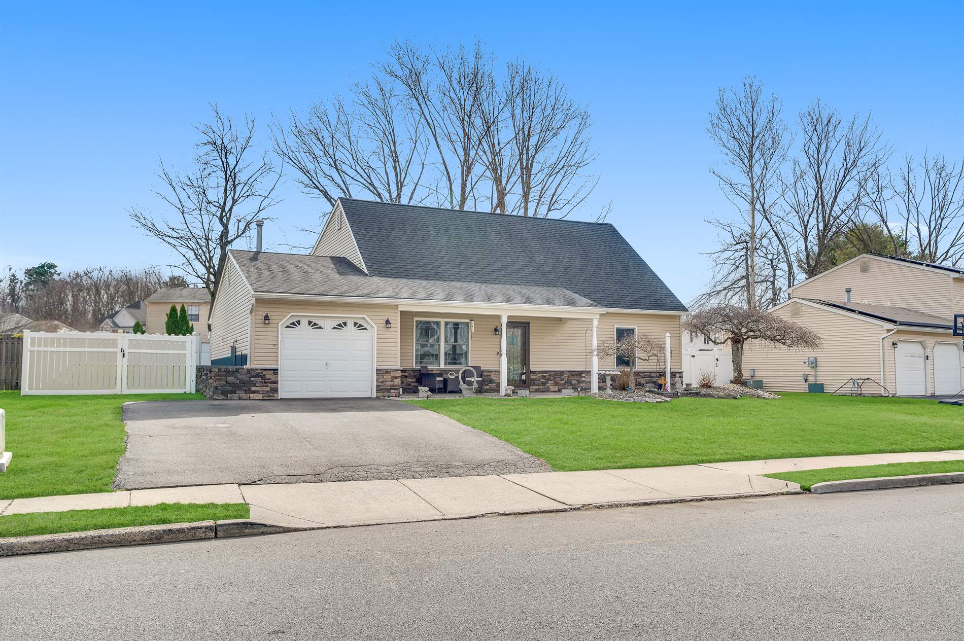 114 Starlight Road, Howell, NJ 07731