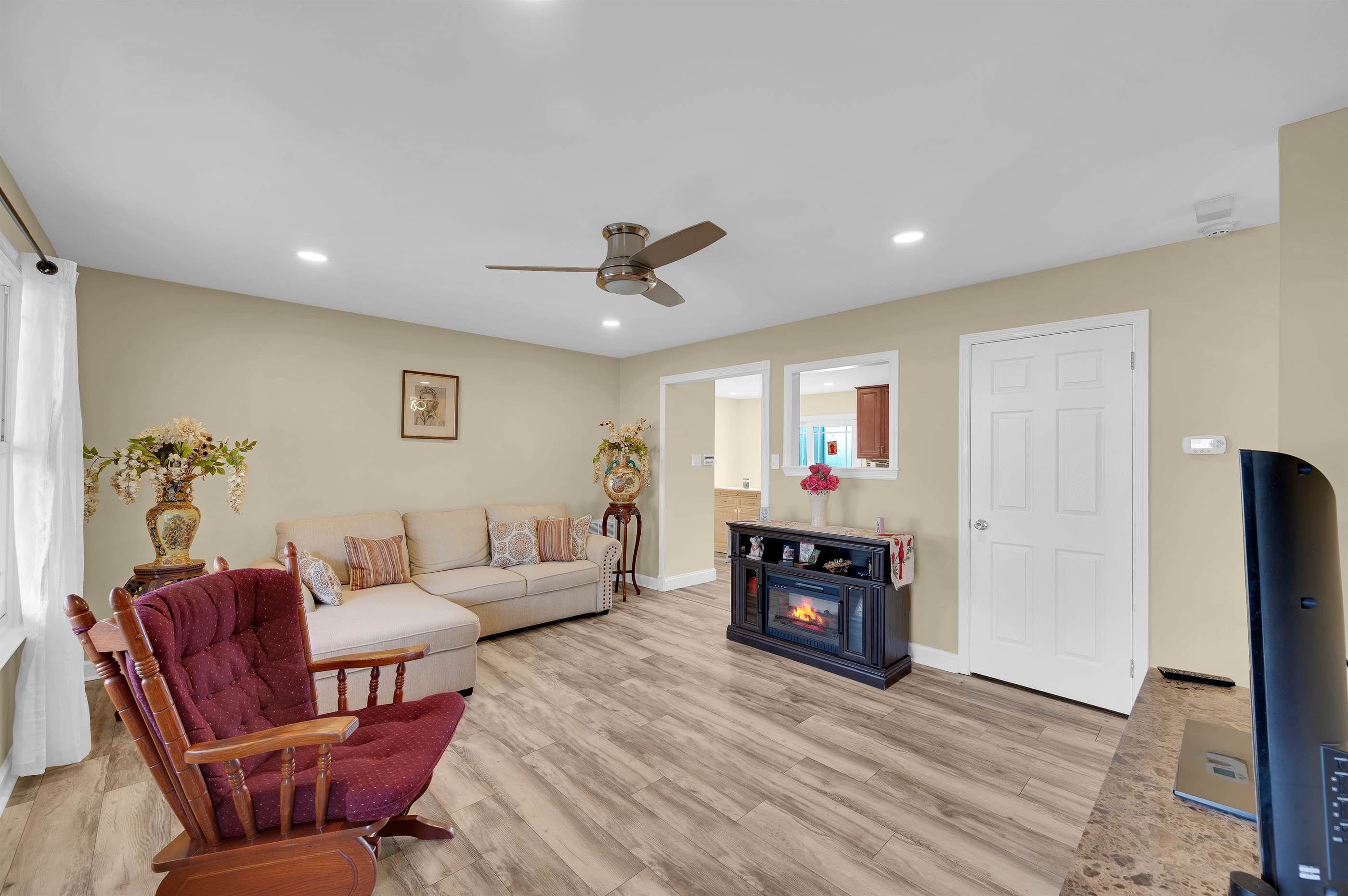 114 Starlight Road, Howell, NJ 07731