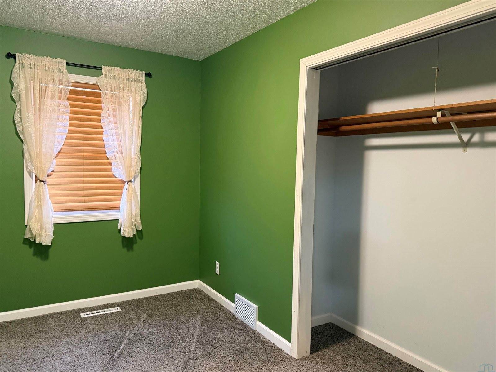 750 Main St, Akron, IA 51001