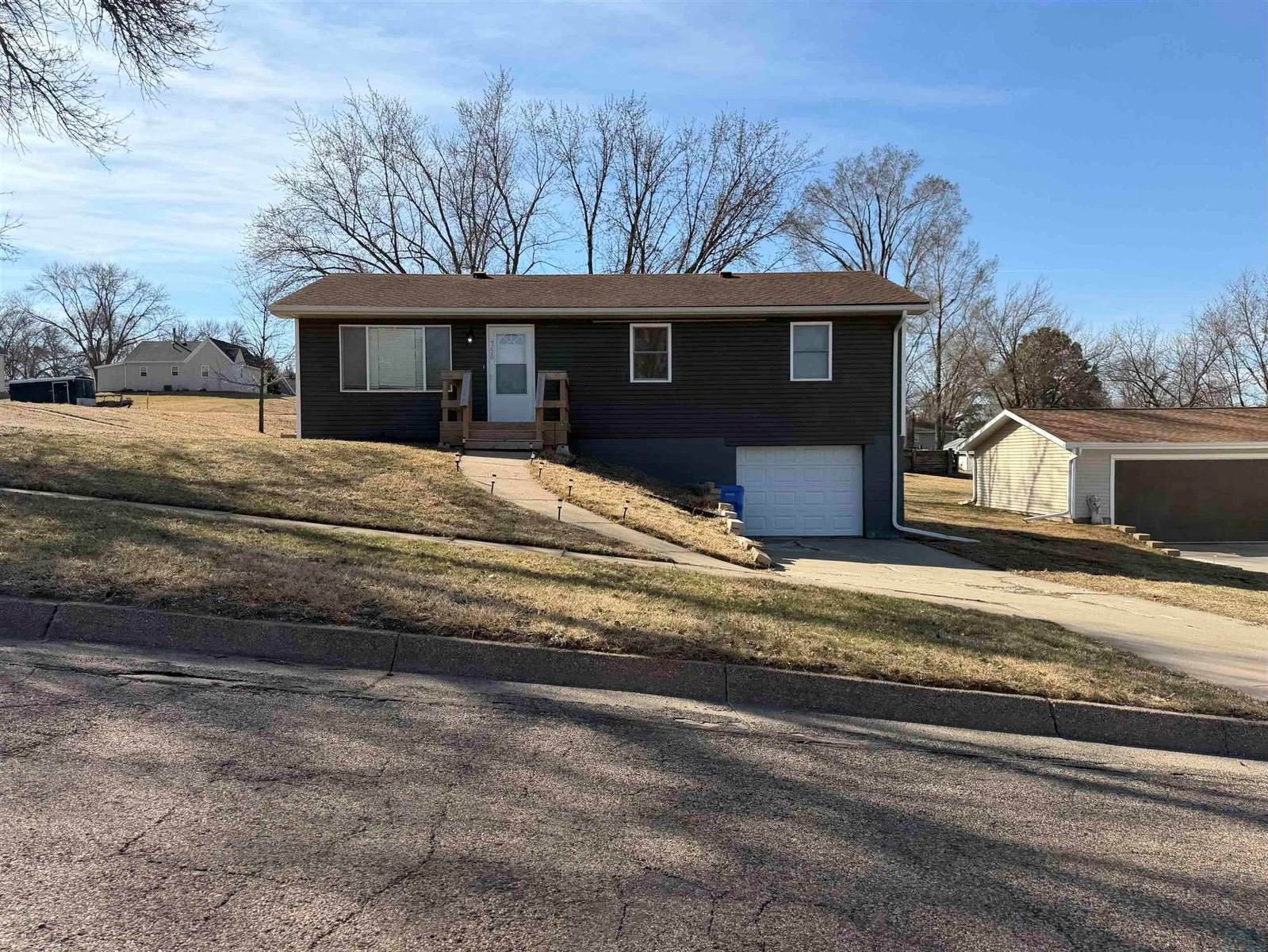 750 Main St, Akron, IA 51001