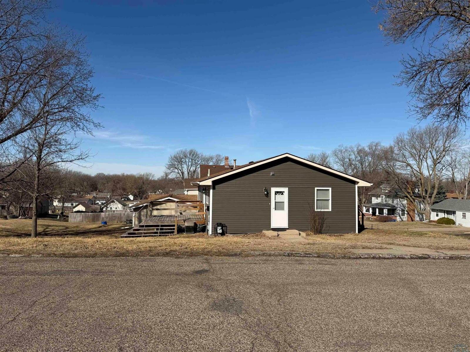 750 Main St, Akron, IA 51001