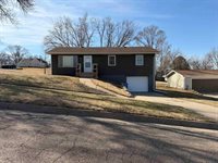 750 Main St, Akron, IA 51001