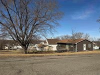 750 Main St, Akron, IA 51001