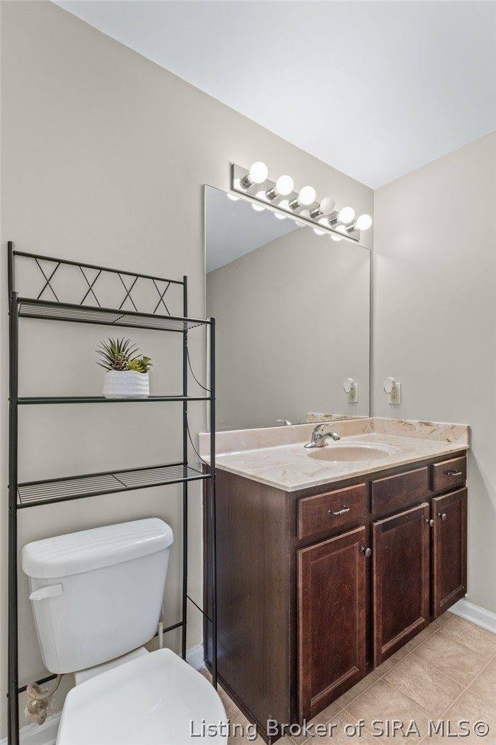 2206 Hall Lane, Jeffersonville, IN 47130
