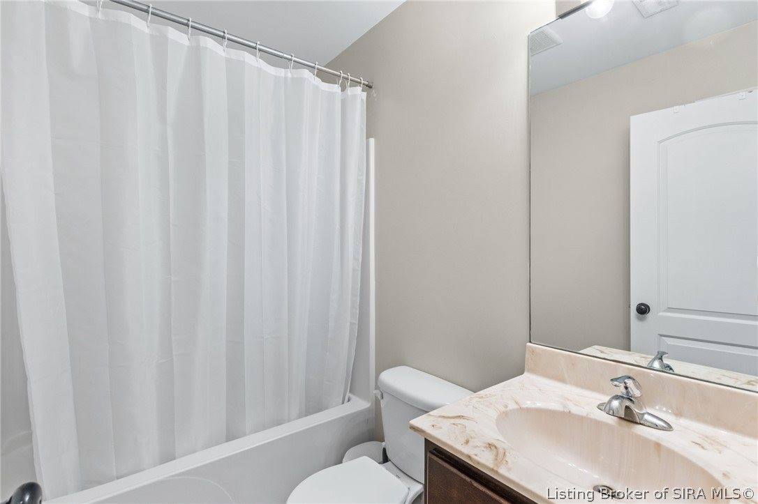 2206 Hall Lane, Jeffersonville, IN 47130