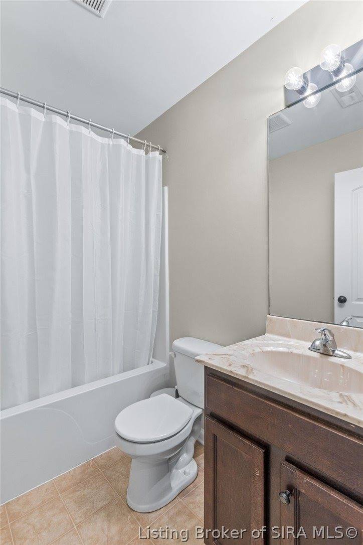 2206 Hall Lane, Jeffersonville, IN 47130
