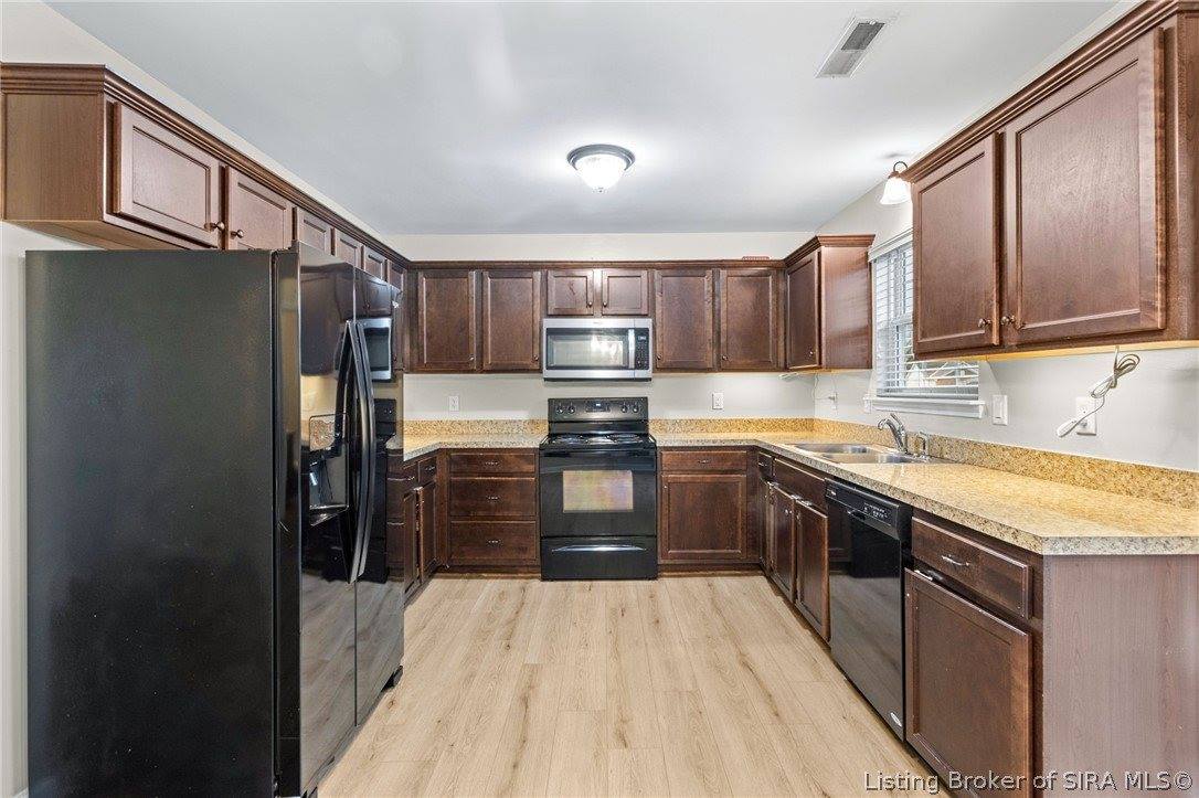 2206 Hall Lane, Jeffersonville, IN 47130