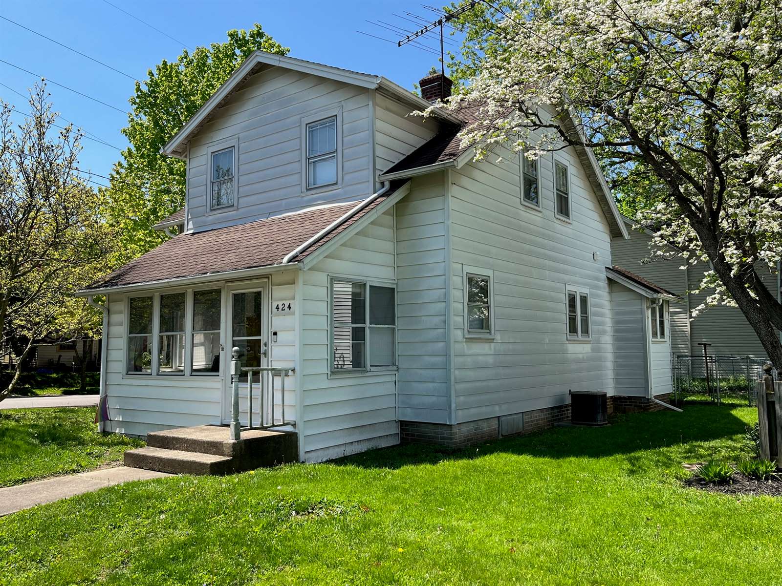 424 Sharp St, Ashland, OH 44805