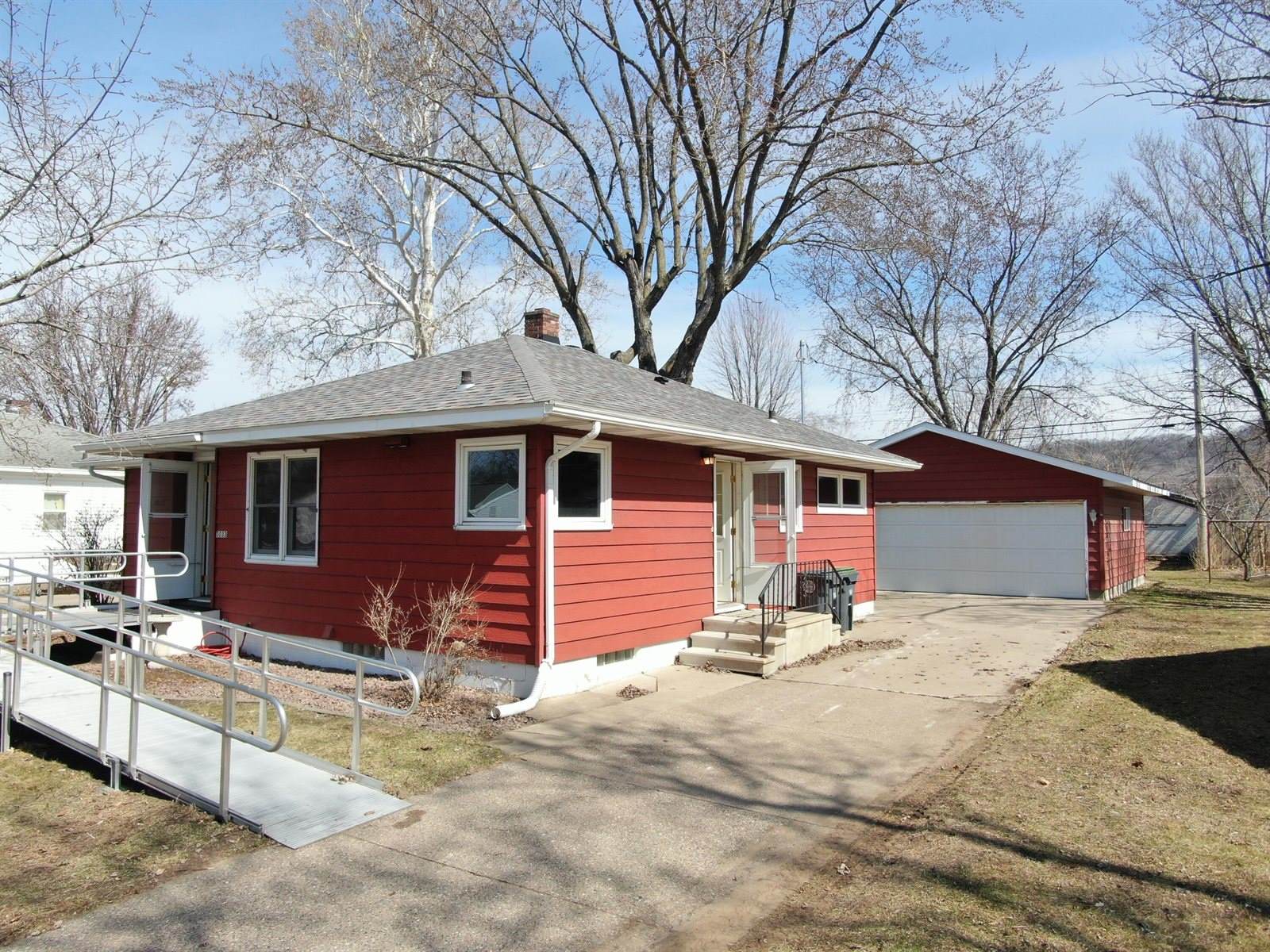3033 27th St South, La Crosse, WI 54601