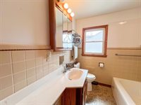 3033 27th St South, La Crosse, WI 54601