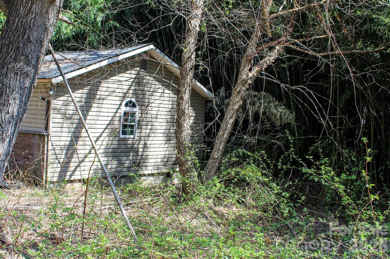 1293 Lake Logan Road, Canton, NC 28716