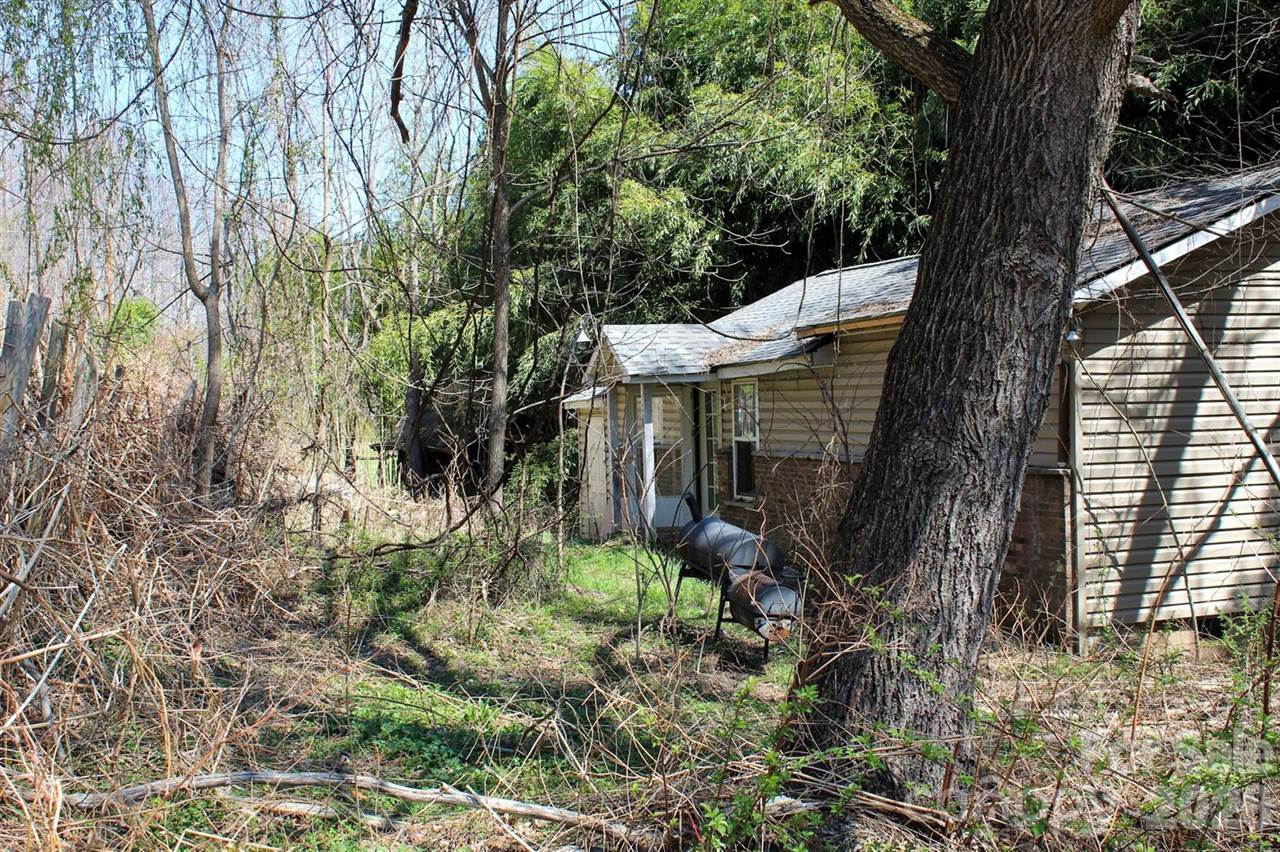 1293 Lake Logan Road, Canton, NC 28716