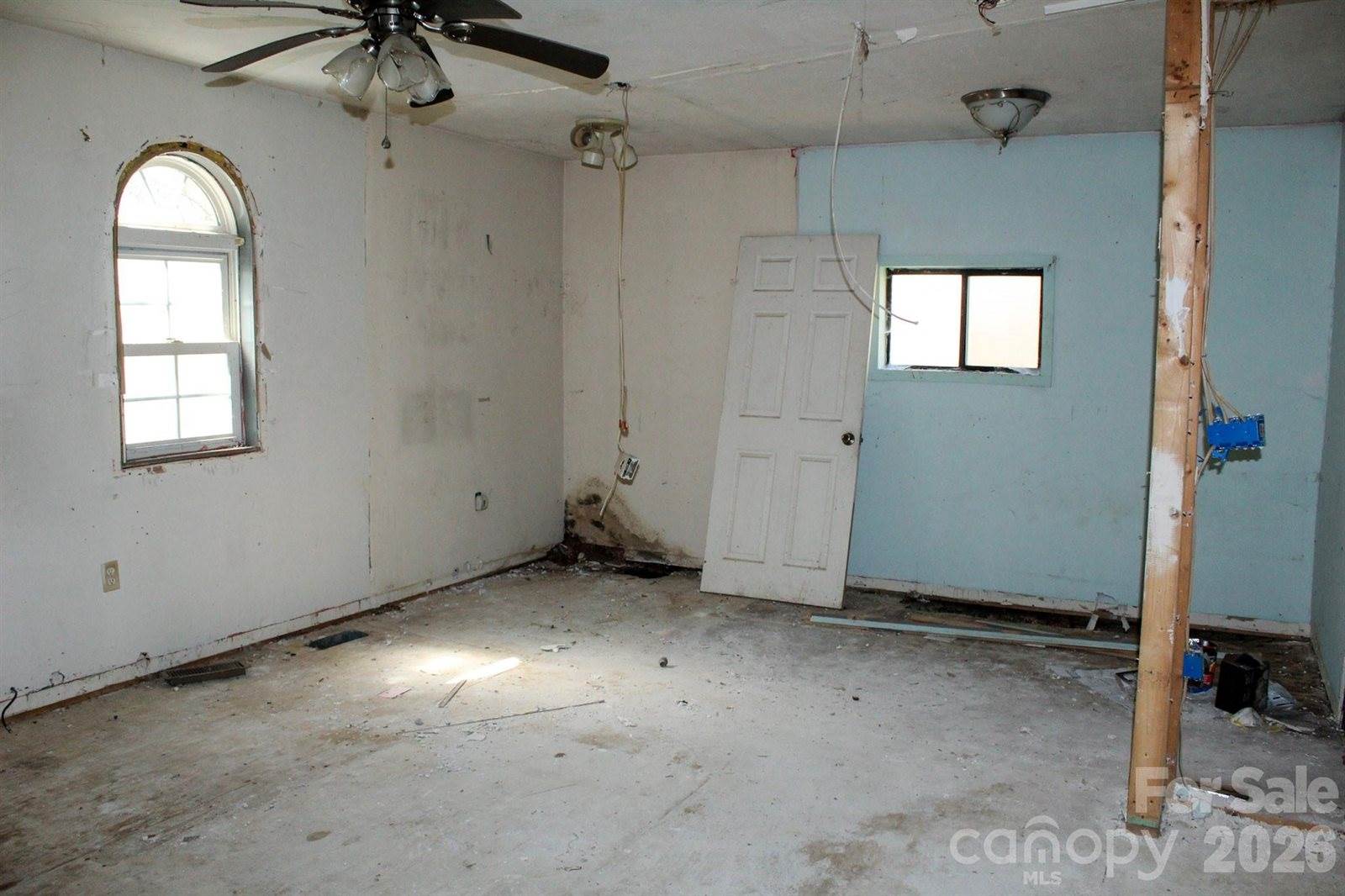 1293 Lake Logan Road, Canton, NC 28716