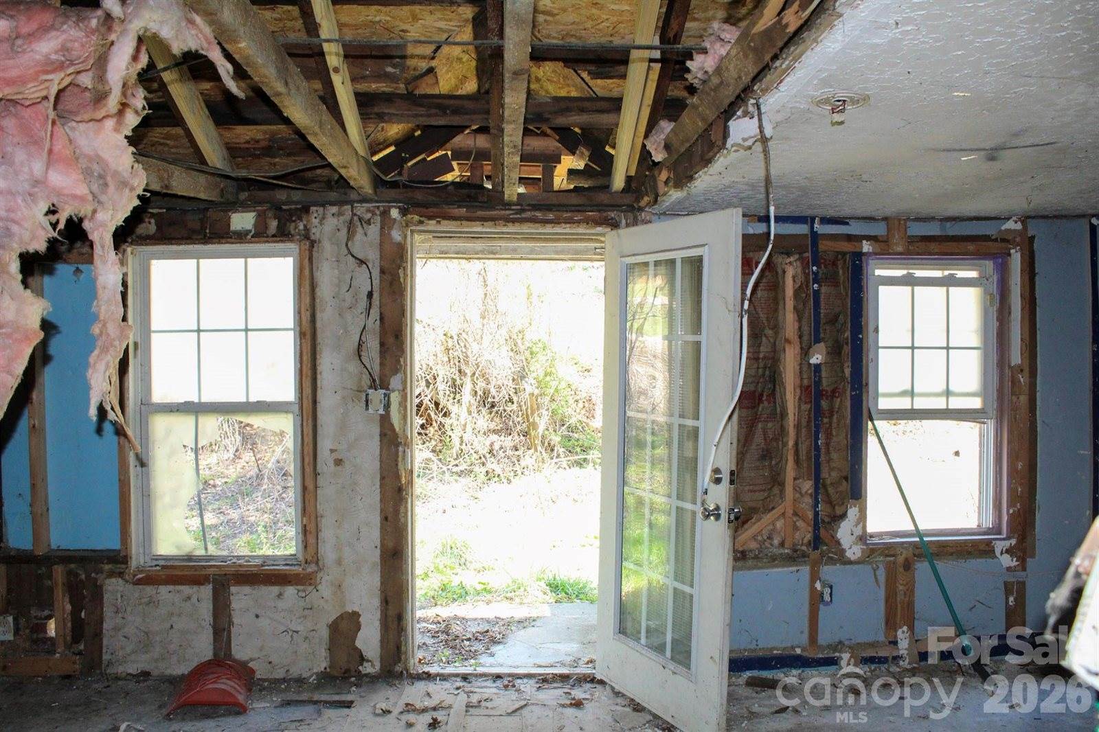 1293 Lake Logan Road, Canton, NC 28716