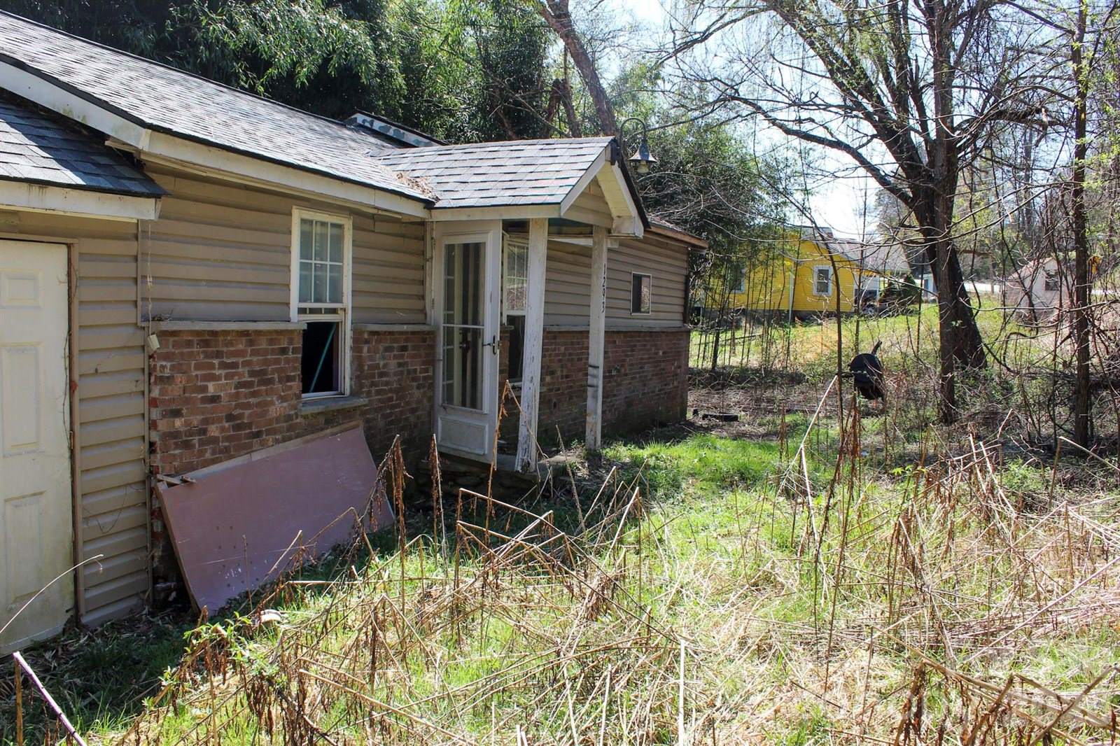 1293 Lake Logan Road, Canton, NC 28716