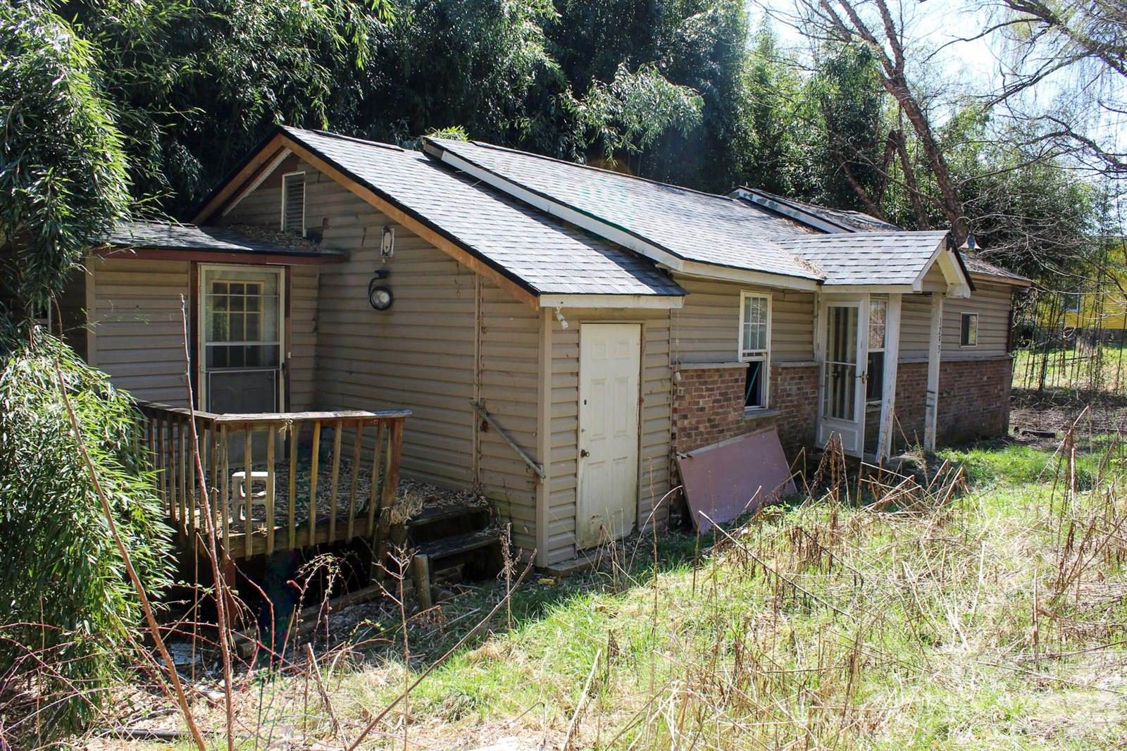 1293 Lake Logan Road, Canton, NC 28716