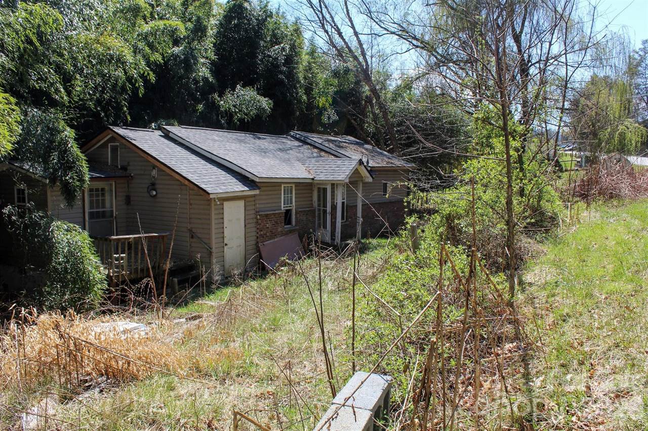 1293 Lake Logan Road, Canton, NC 28716