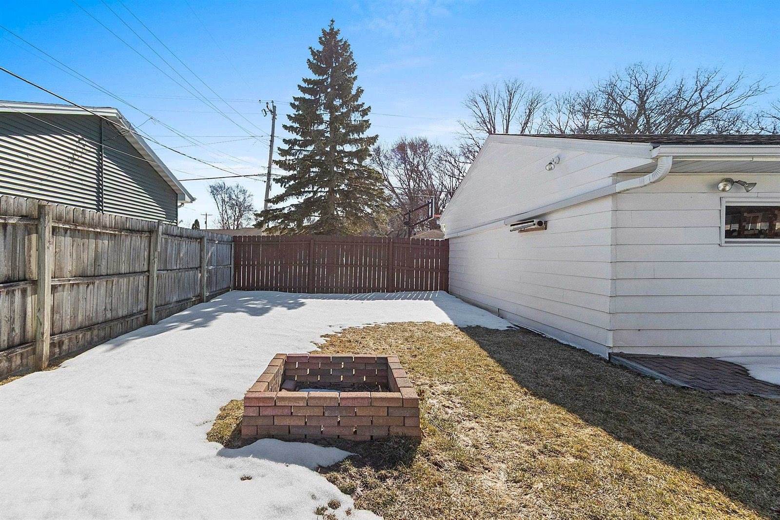 1623 Jay Lane, Green Bay, WI 54304