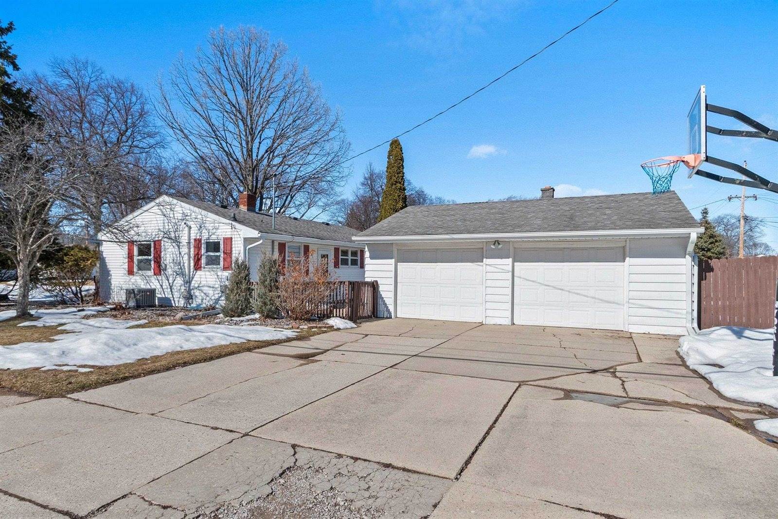 1623 Jay Lane, Green Bay, WI 54304
