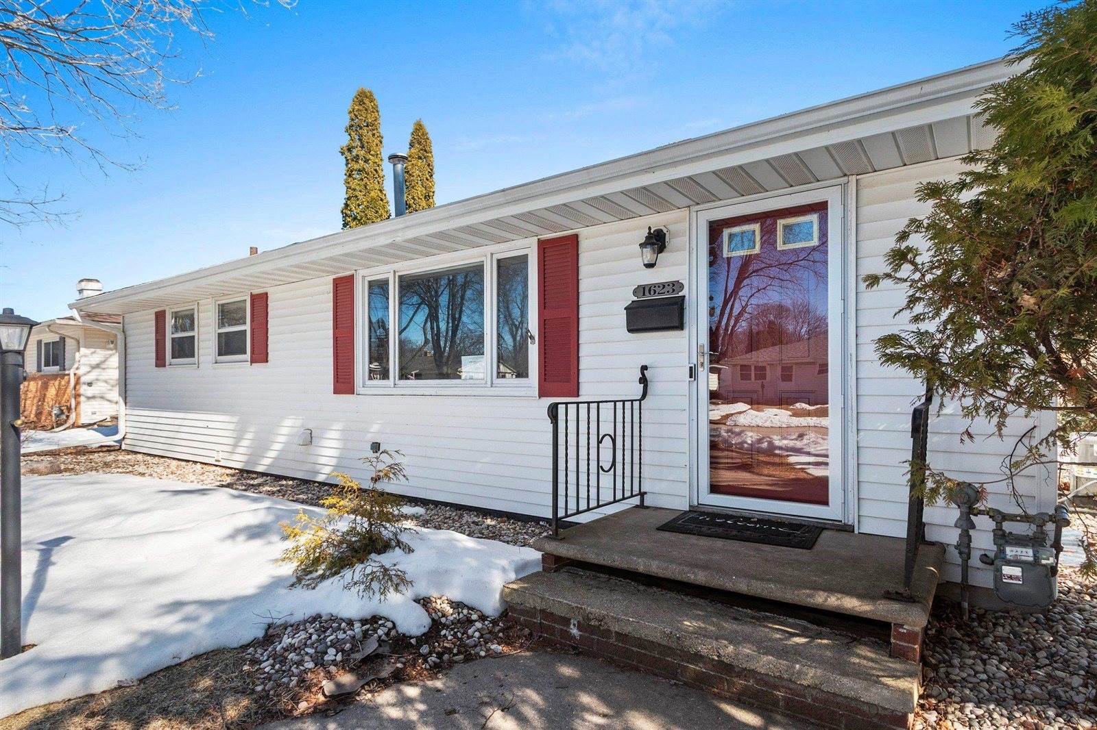 1623 Jay Lane, Green Bay, WI 54304