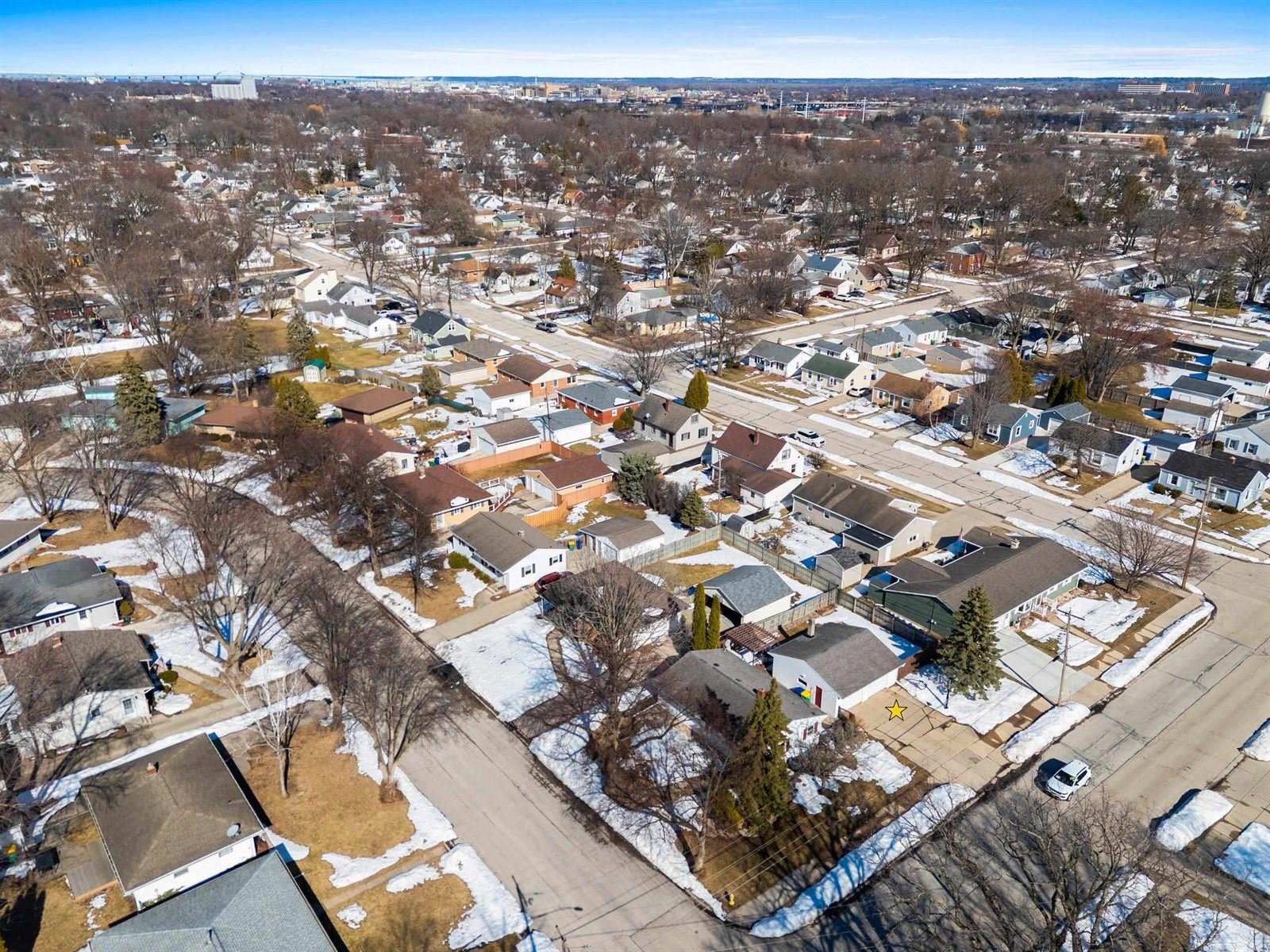 1623 Jay Lane, Green Bay, WI 54304