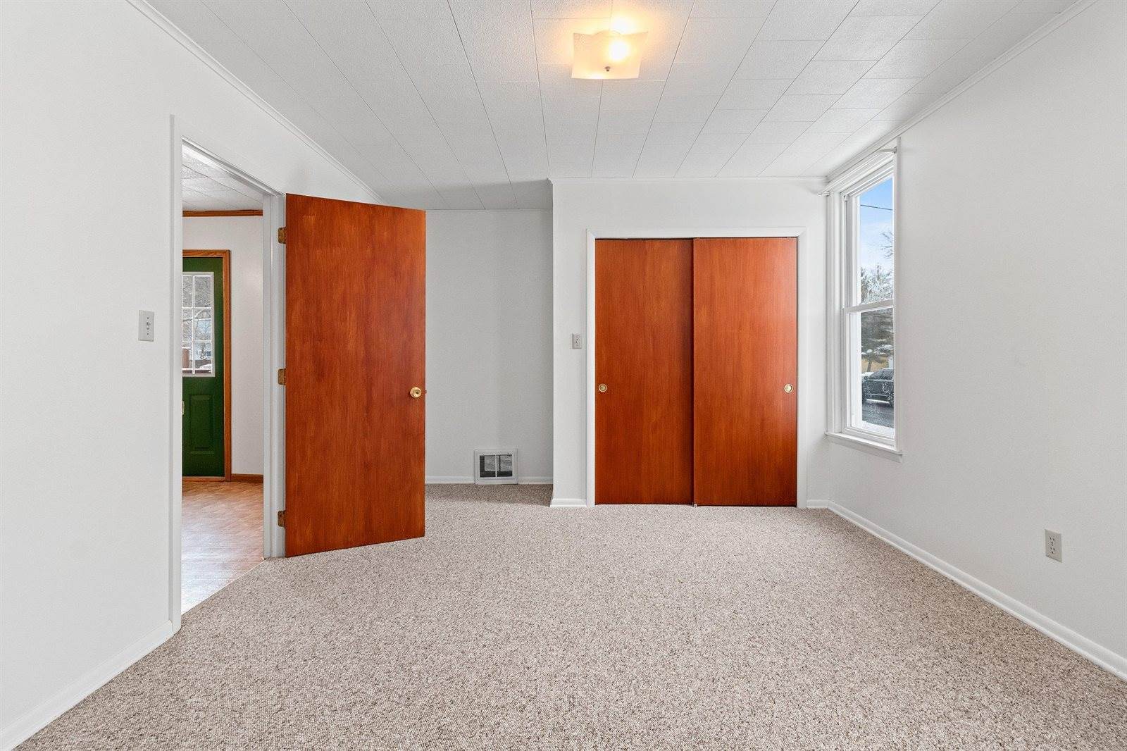 1503 7TH Street, Marinette, WI 54143