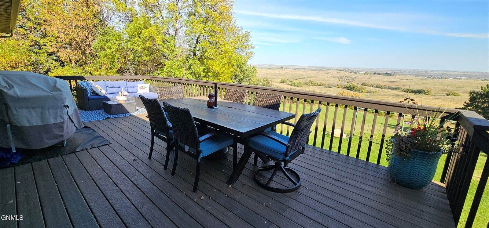 4204 Old Red Trail NW, Mandan, ND 58554