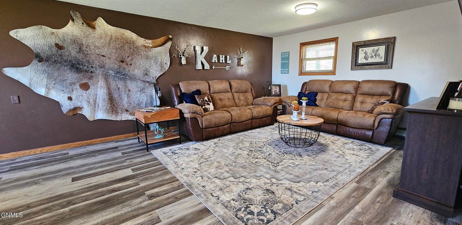 4204 Old Red Trail NW, Mandan, ND 58554