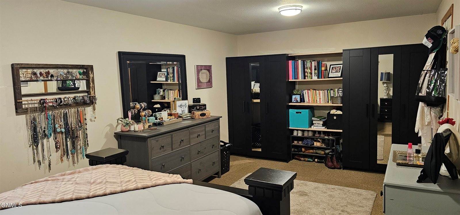 4204 Old Red Trail NW, Mandan, ND 58554