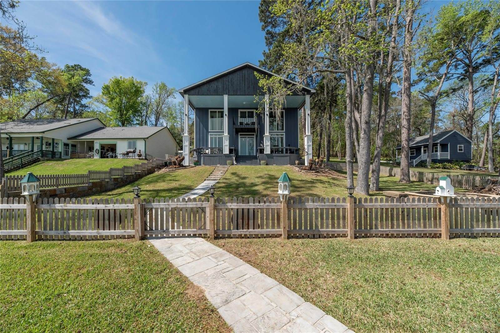 800 Northwoods Drive, Point Blank, TX 77364