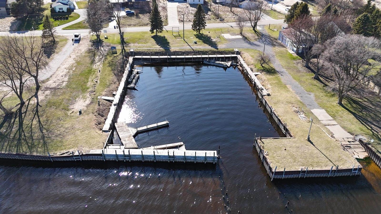 846 South Lakeshore Drive, #2, Ludington, MI 49431