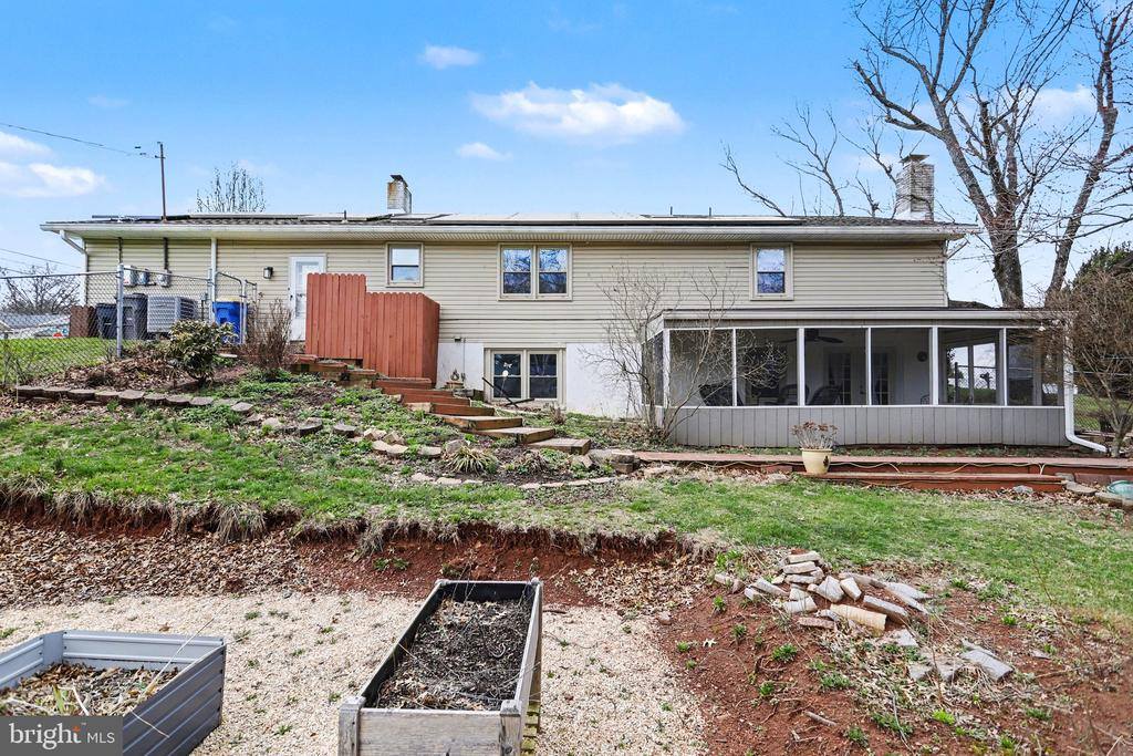 60 Fairway Drive, Etters, PA 17319