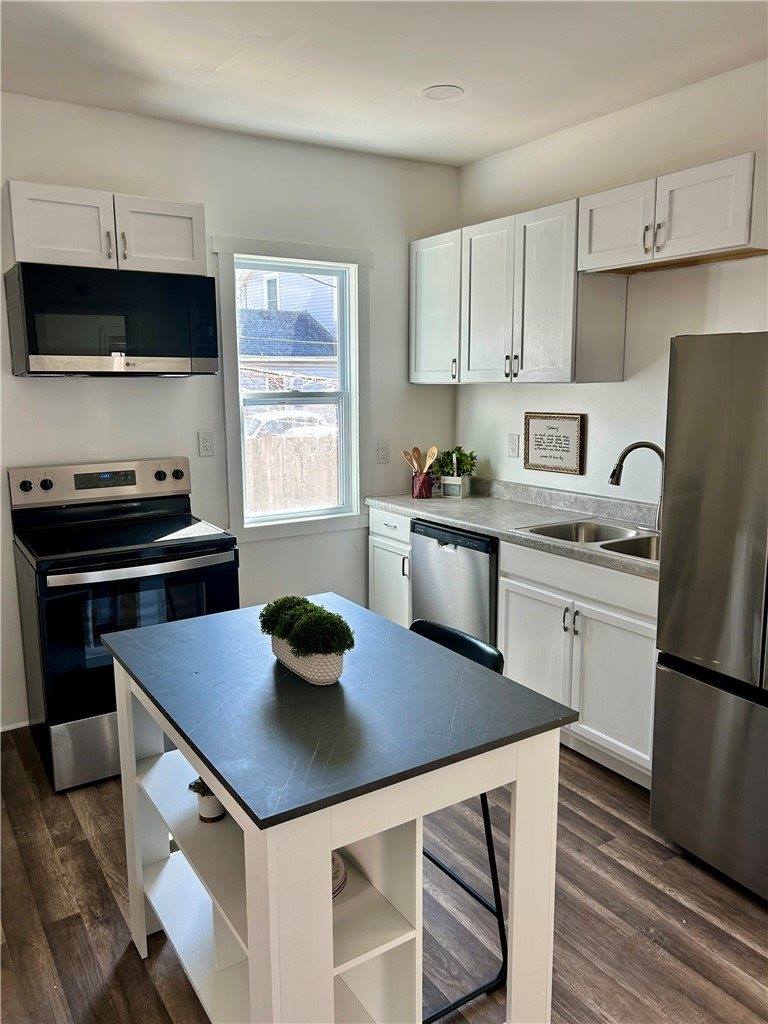 24 Bloomfield Place, Rochester, NY 14620