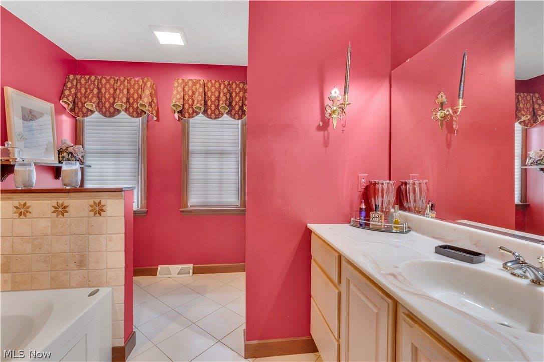 190 Chapel Lane, Canfield, OH 44406