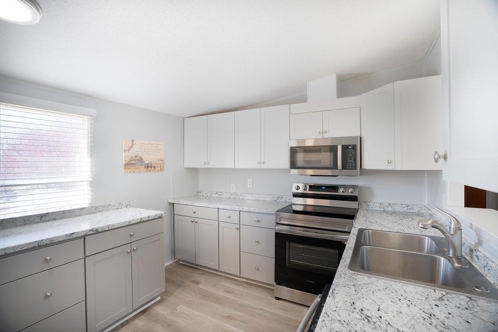 889 Tabor Rd, Olin, NC 28660