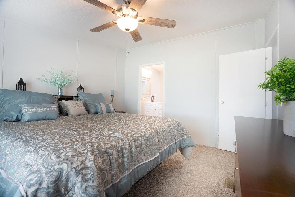 889 Tabor Rd, Olin, NC 28660