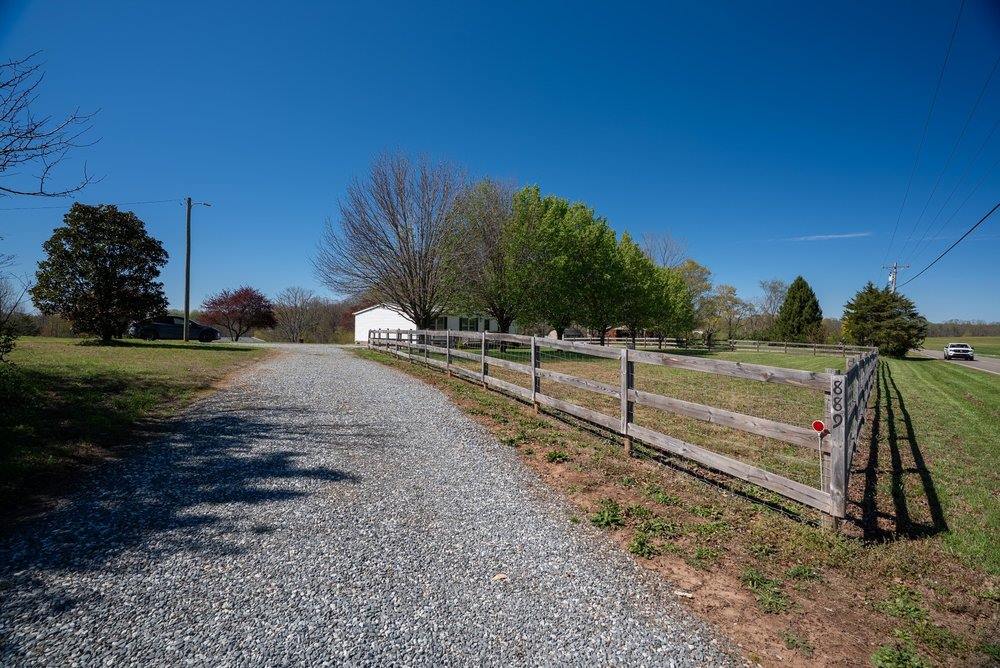 889 Tabor Rd, Olin, NC 28660