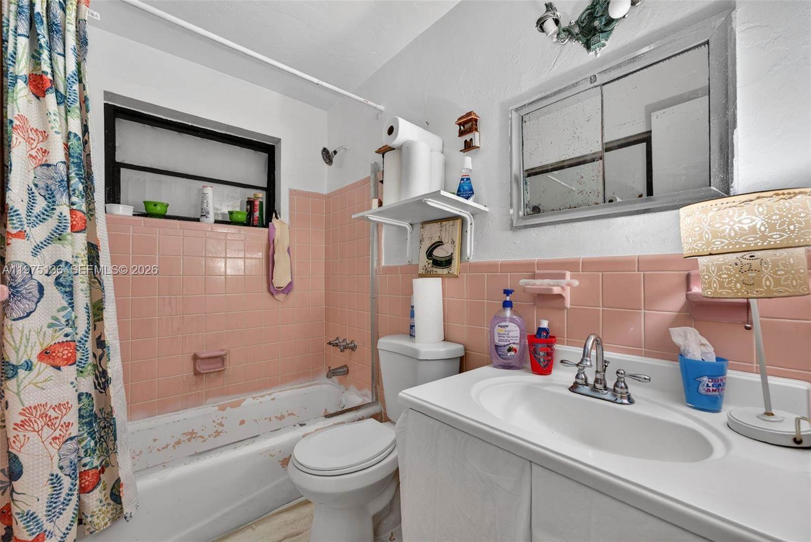 5931 NE 1st Ave, Oakland Park, FL 33334