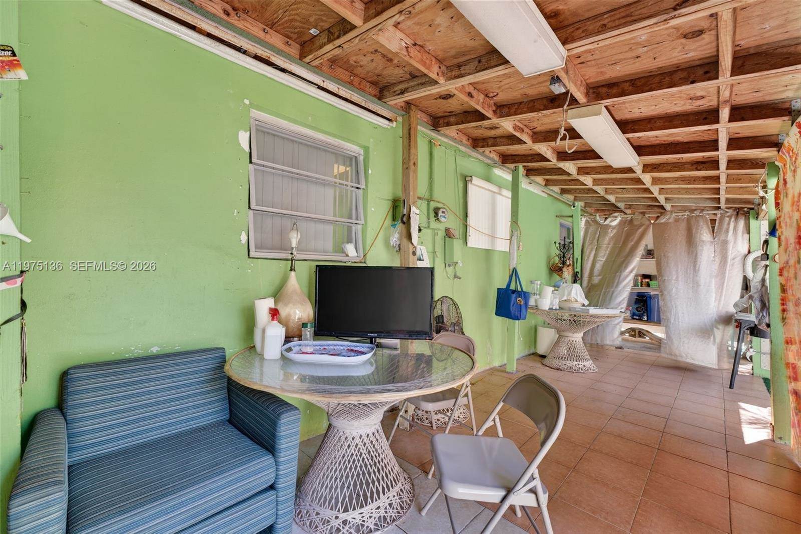 5931 NE 1st Ave, Oakland Park, FL 33334