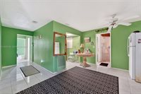 5931 NE 1st Ave, Oakland Park, FL 33334