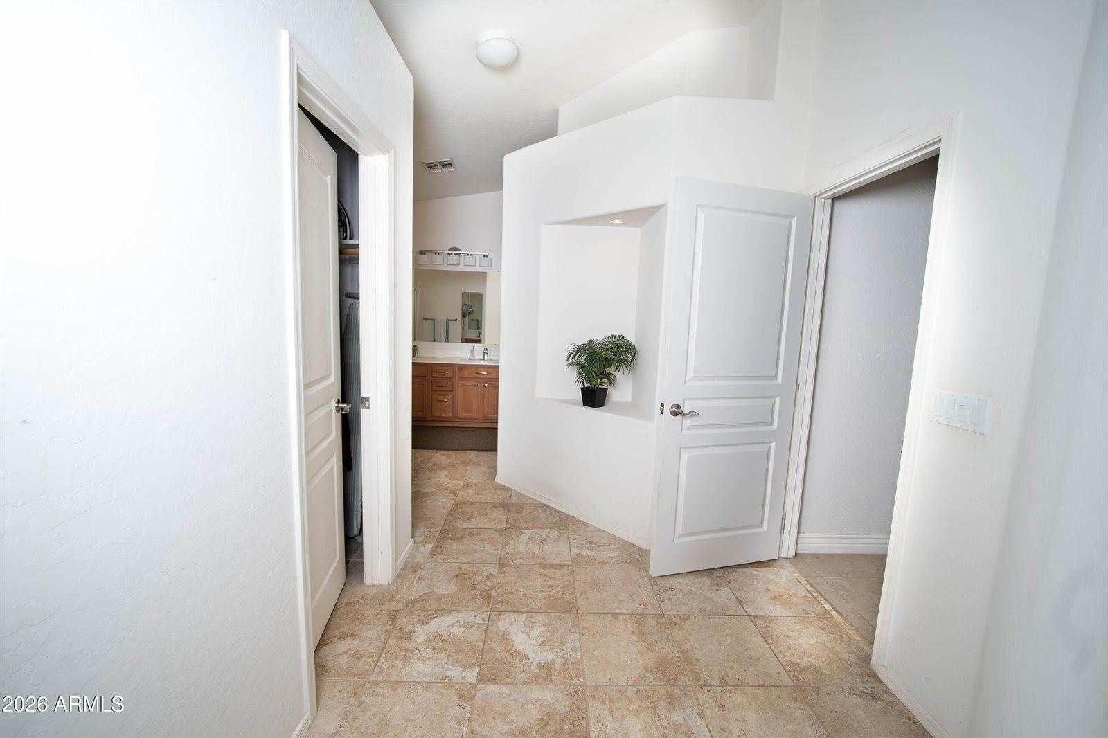 1717 East Beautiful Lane, Phoenix, AZ 85042