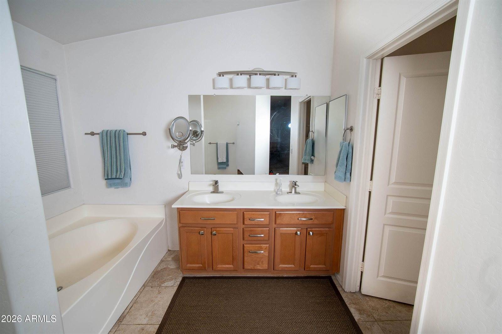 1717 East Beautiful Lane, Phoenix, AZ 85042