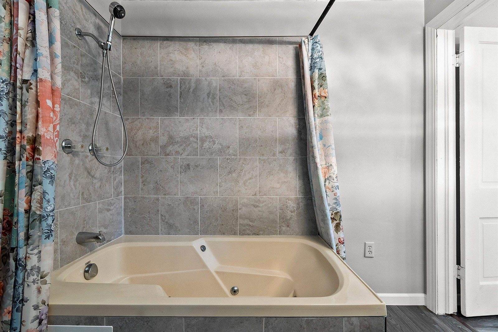 213 North Franklin Street, Oconto Falls, WI 54154