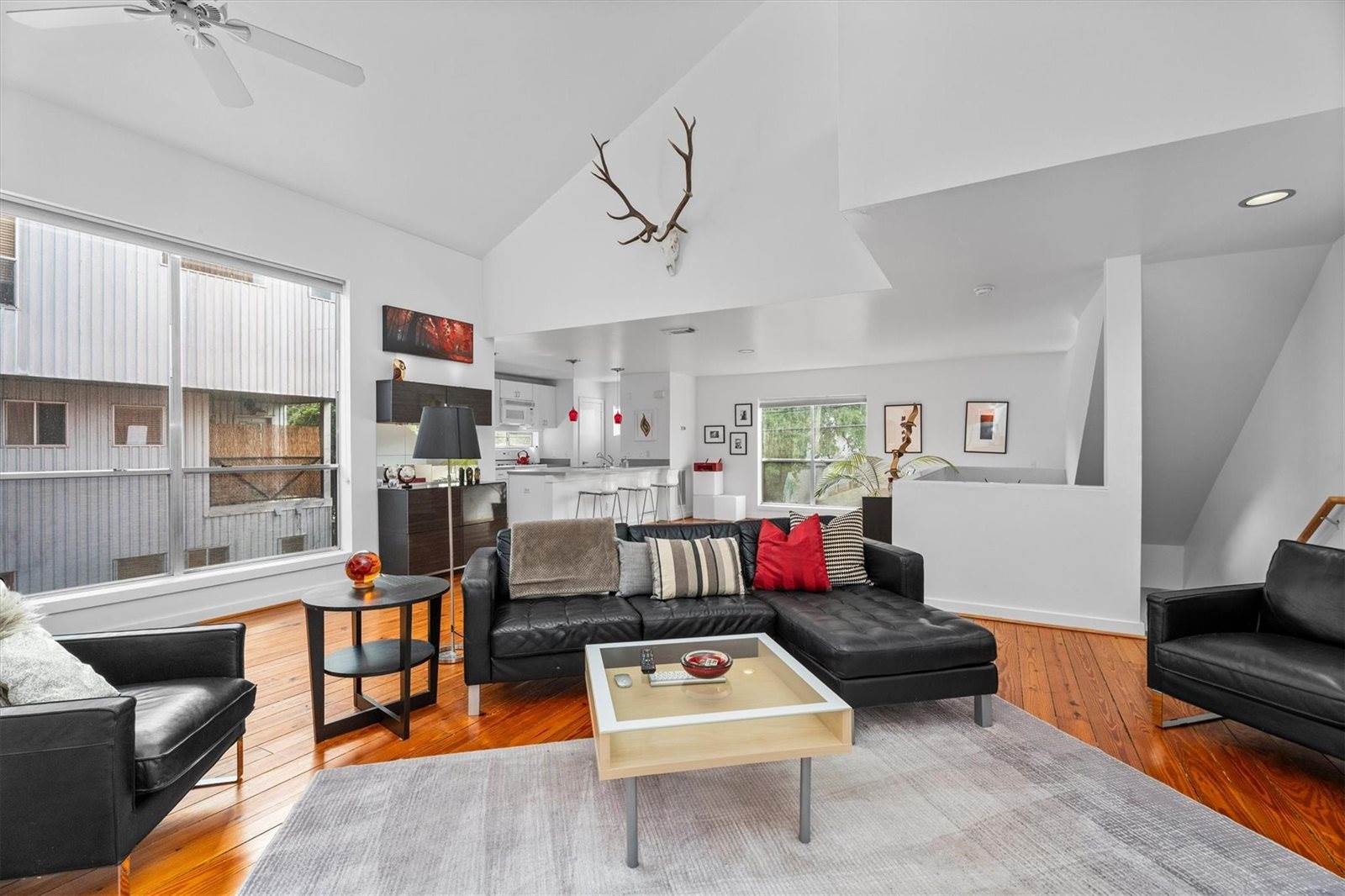 2711 Chenevert Street, Houston, TX 77004