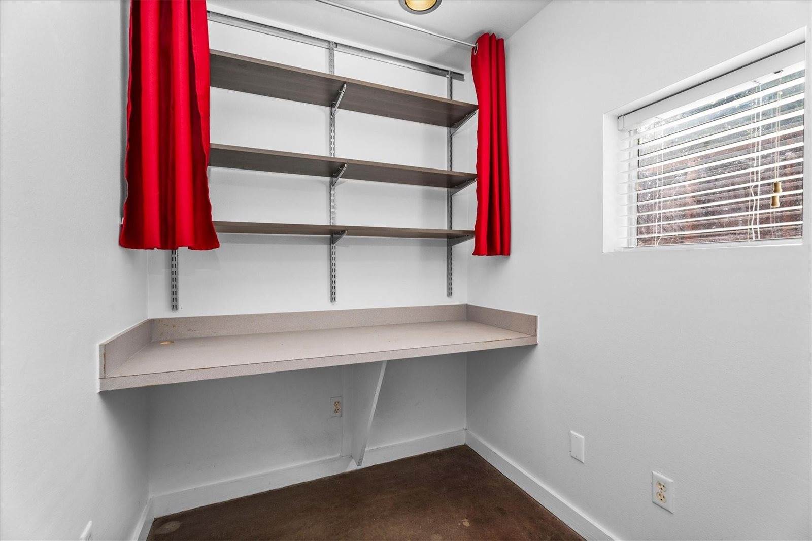 2711 Chenevert Street, Houston, TX 77004