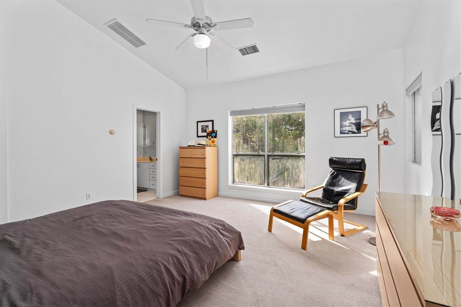 2711 Chenevert Street, Houston, TX 77004