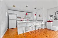 2711 Chenevert Street, Houston, TX 77004