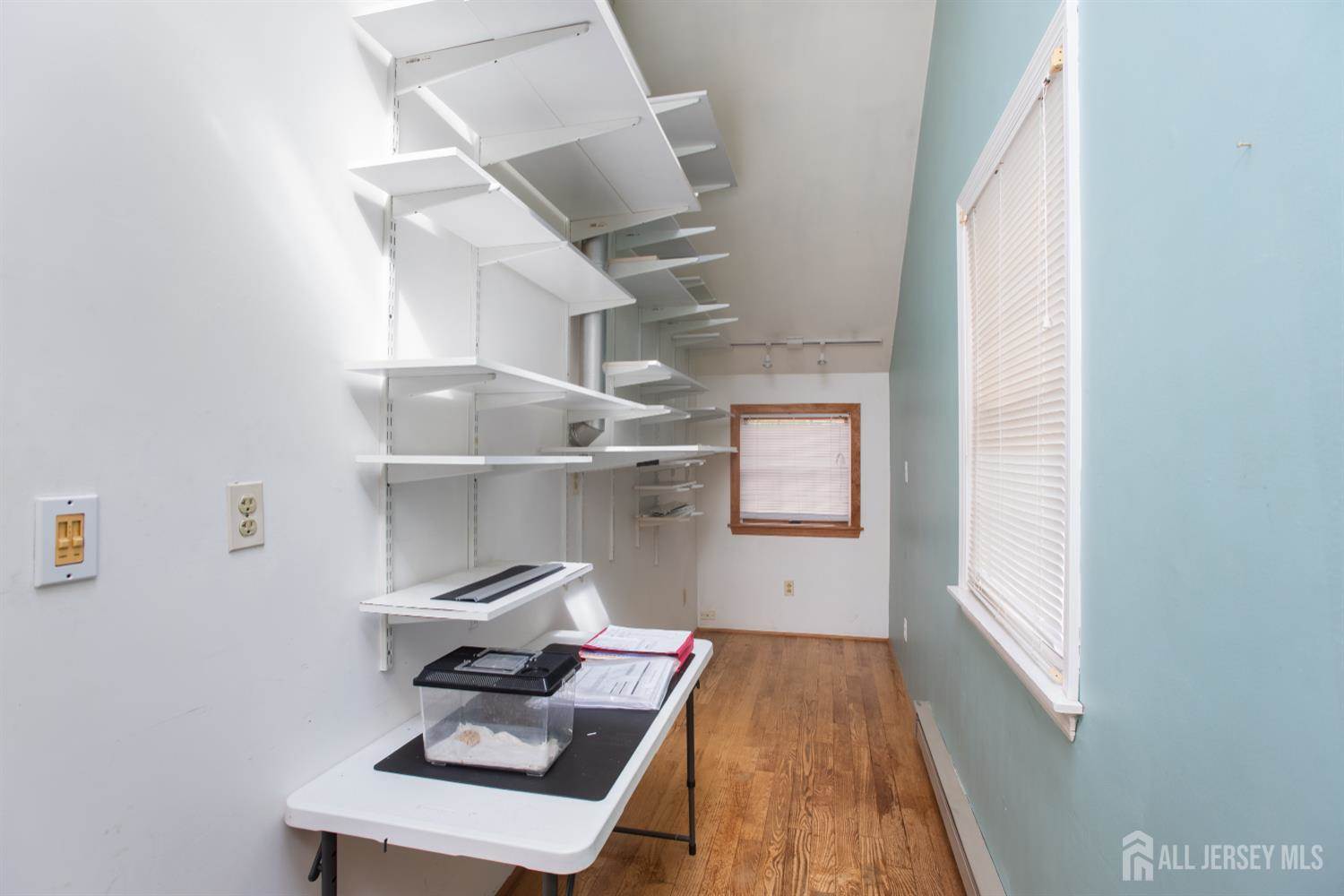 6 South Drive, East Brunswick, NJ 08816