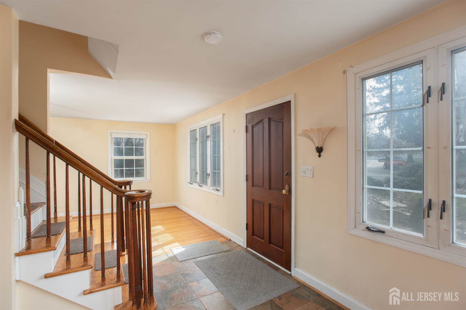 6 South Drive, East Brunswick, NJ 08816